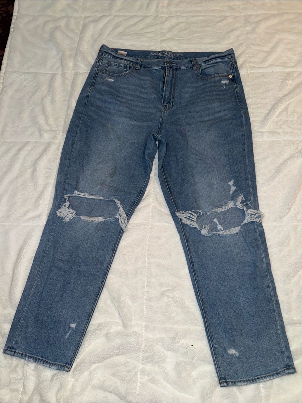 American Eagle Outfitters mom jeans Ripped